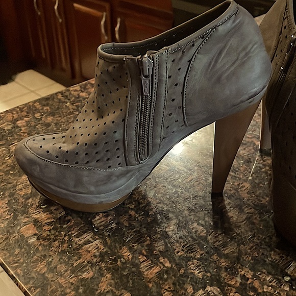 ANKLE BOOTS - Picture 2 of 7